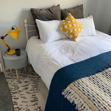 The Hideaway, Calm, Cozy, Dog Friendly Retreat Appartamento Cheltenham Esterno foto