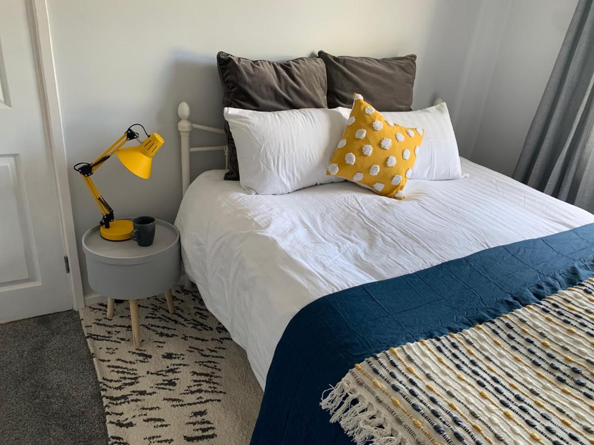 The Hideaway, Calm, Cozy, Dog Friendly Retreat Appartamento Cheltenham Esterno foto