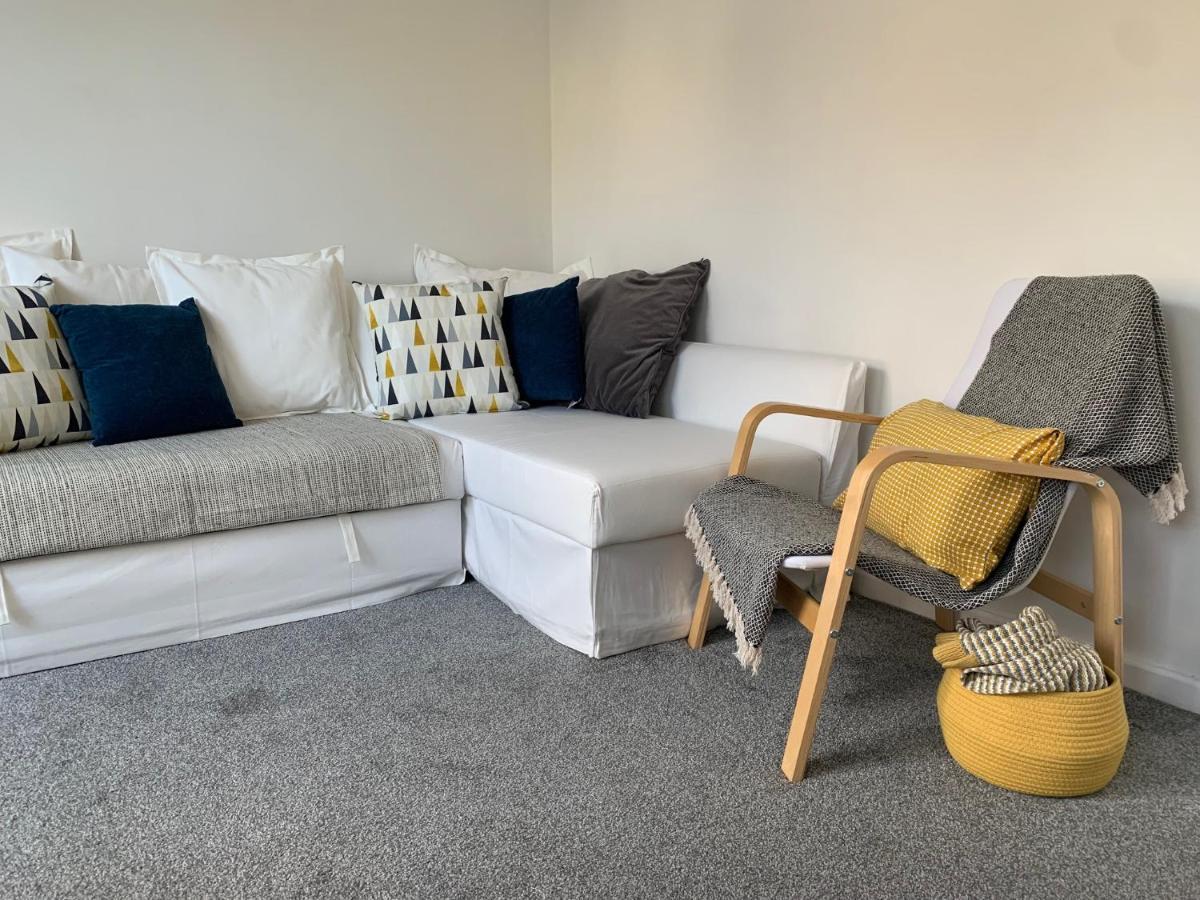 The Hideaway, Calm, Cozy, Dog Friendly Retreat Appartamento Cheltenham Esterno foto