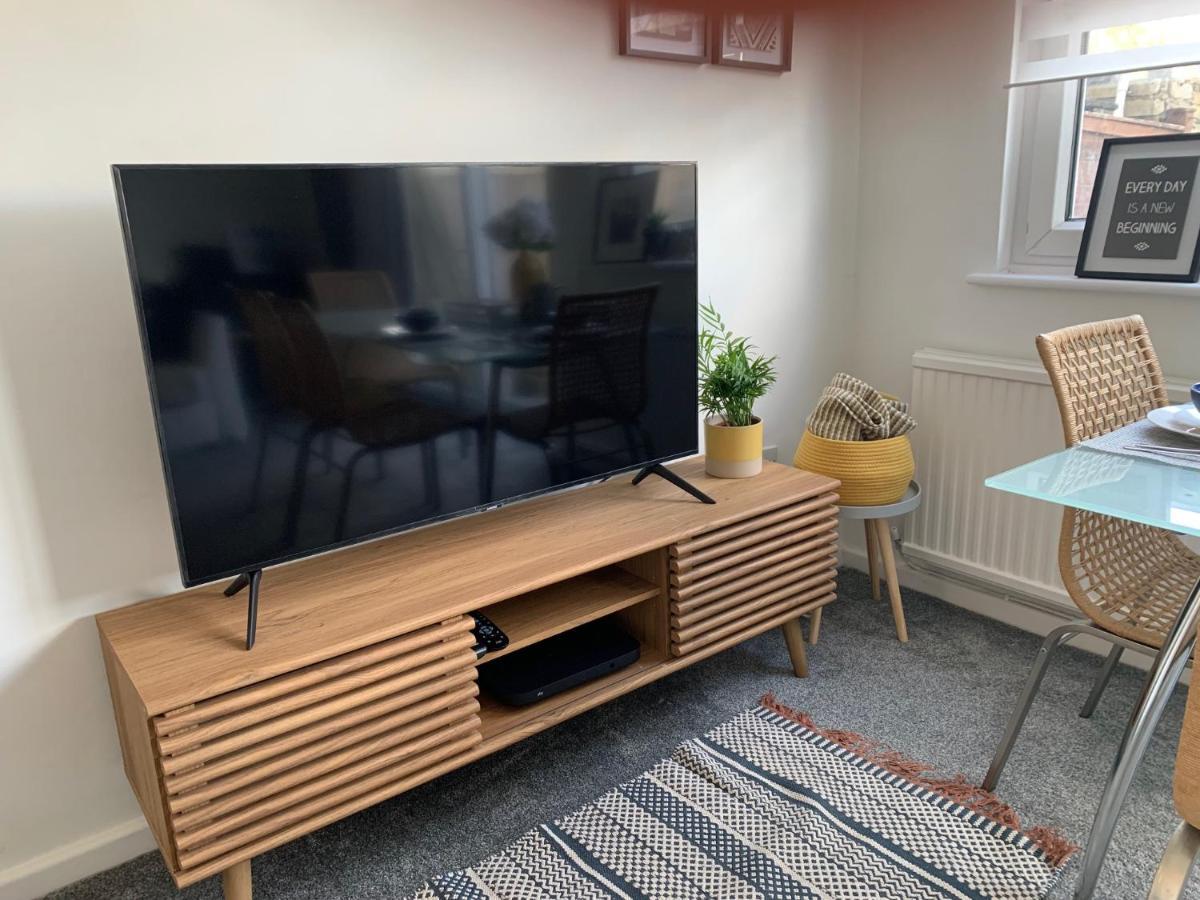 The Hideaway, Calm, Cozy, Dog Friendly Retreat Appartamento Cheltenham Esterno foto