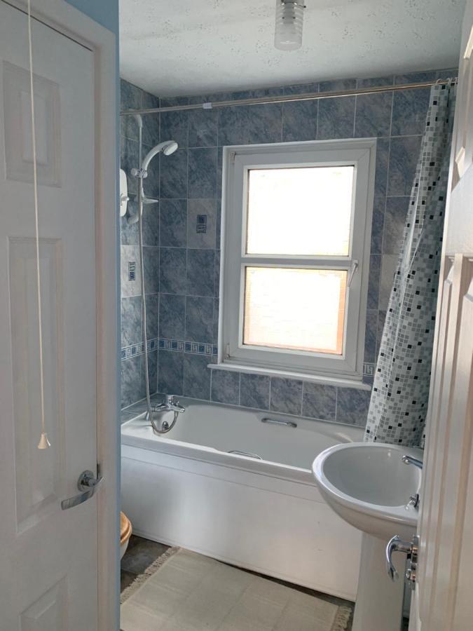 The Hideaway, Calm, Cozy, Dog Friendly Retreat Appartamento Cheltenham Esterno foto