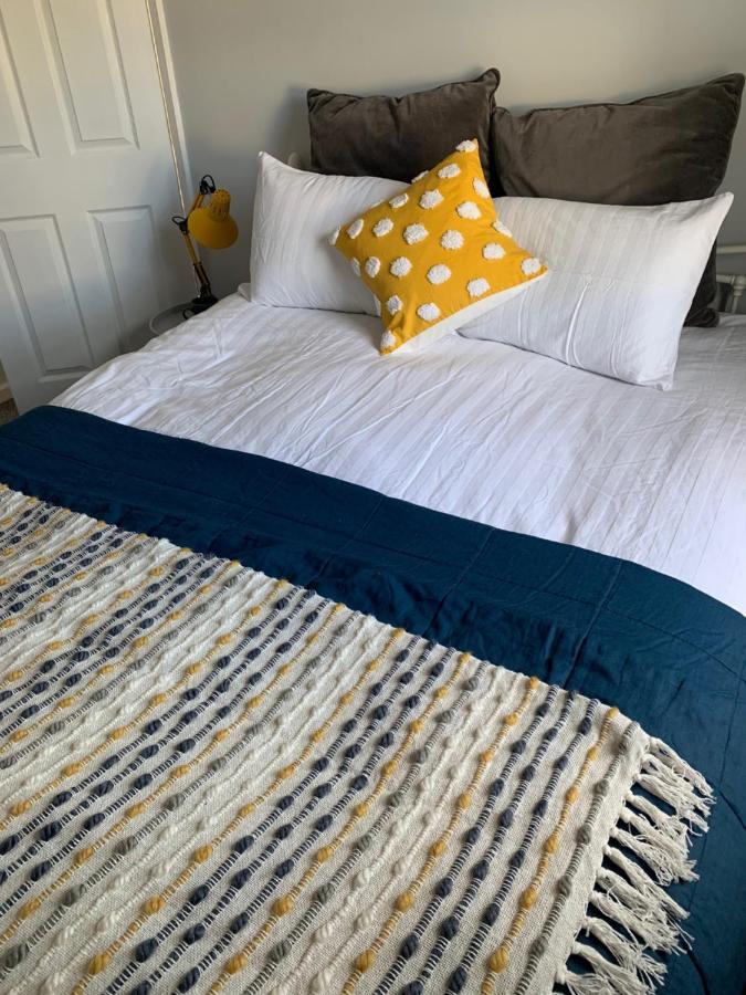 The Hideaway, Calm, Cozy, Dog Friendly Retreat Appartamento Cheltenham Esterno foto