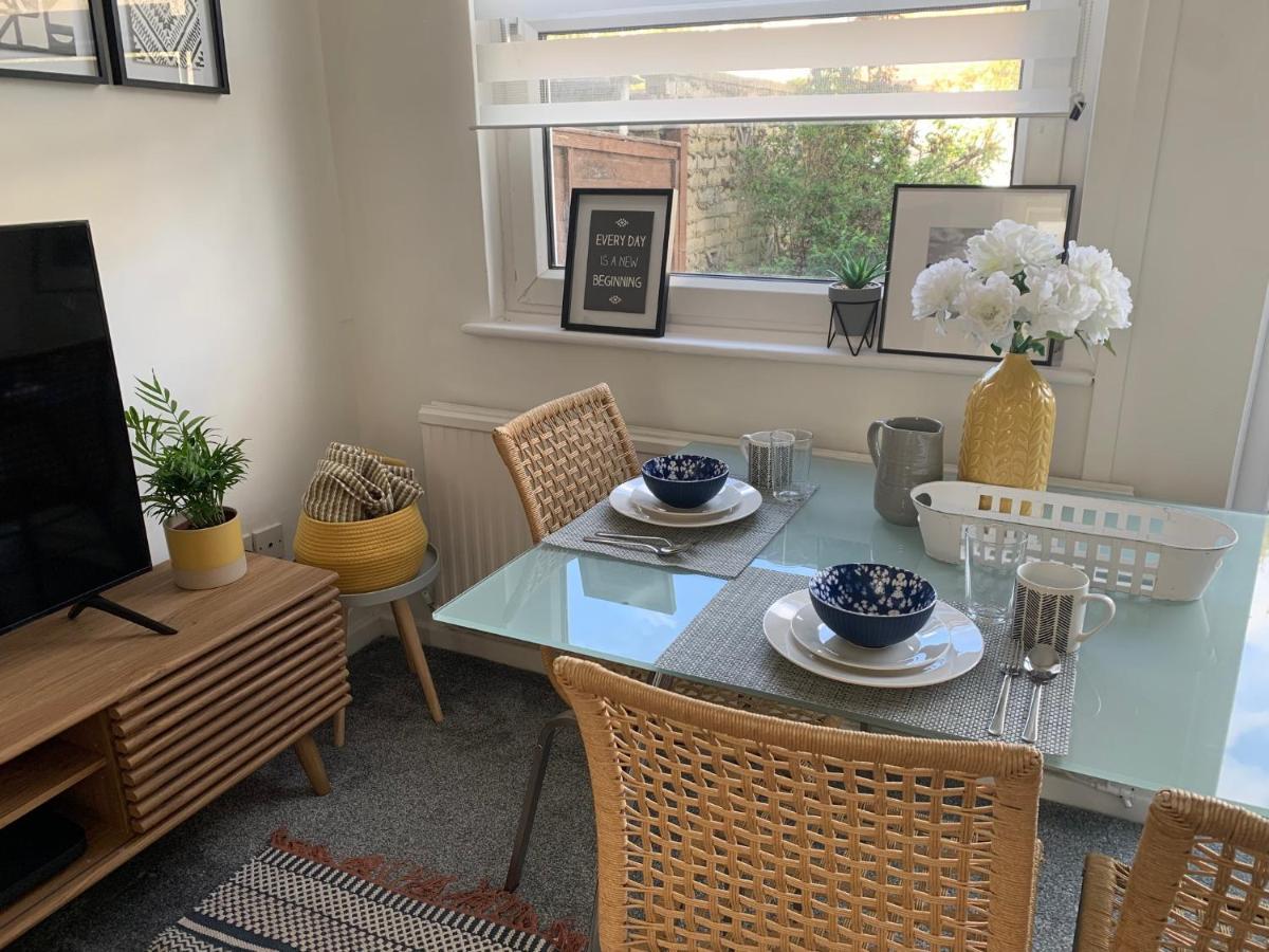 The Hideaway, Calm, Cozy, Dog Friendly Retreat Appartamento Cheltenham Esterno foto
