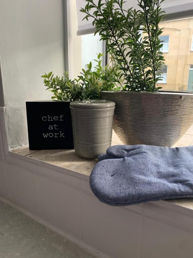 The Hideaway, Calm, Cozy, Dog Friendly Retreat Appartamento Cheltenham Esterno foto
