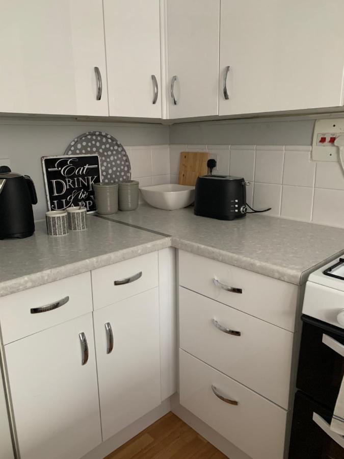 The Hideaway, Calm, Cozy, Dog Friendly Retreat Appartamento Cheltenham Esterno foto